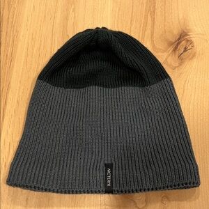 Arc'teryx Two-Tone Green Beanie